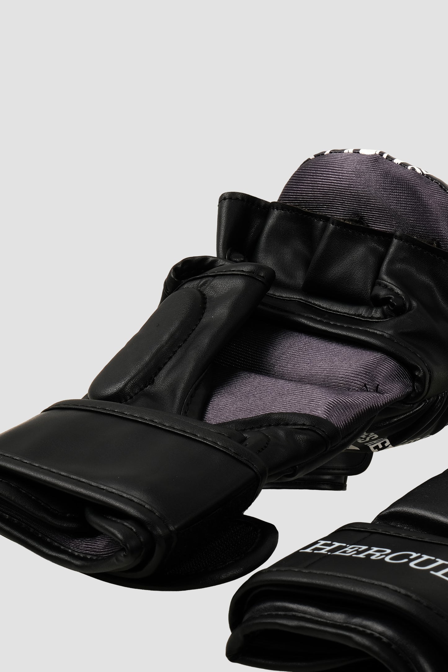 Hercules Fight Gear MMA Eldiveni - Grafiti Desenli Siyah-Beyaz - Grappling, BJJ, Cage Fighting - Hercules