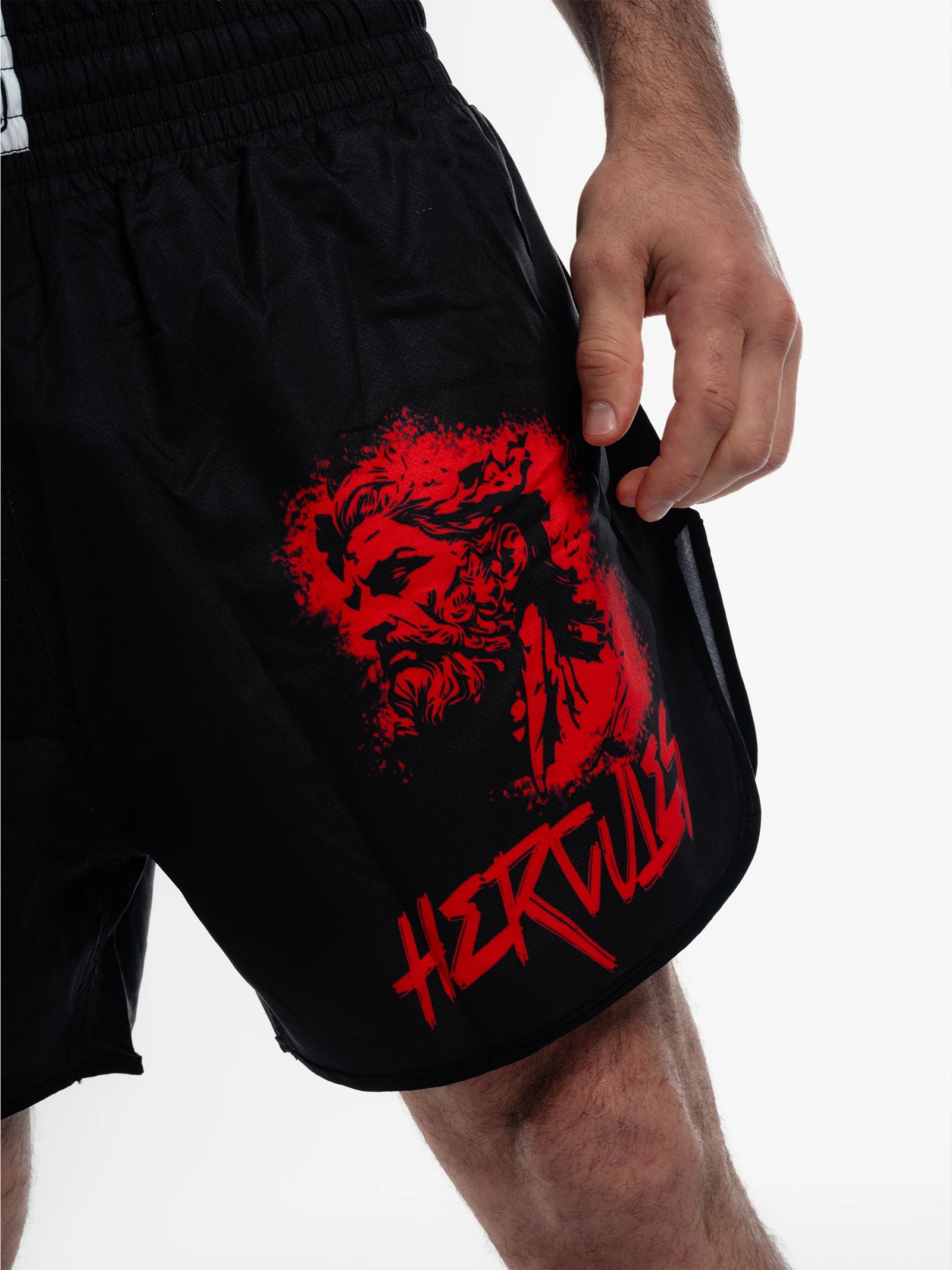 Siyah Kırmızı Desenli MMA & Muay Thai Dövüş Şortu – Fitness & Spor Antrenman